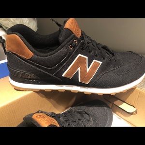 New Balance “dark denim/ brown leather”